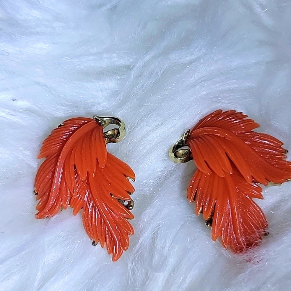 Vintage lisner earrings